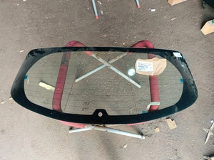 PEUGEOT 208 3D/5D HBK 2011-2019 заднее стекло с обогревом от XYG